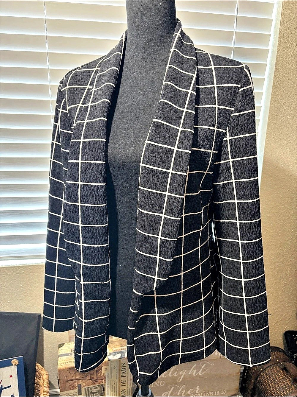 Women's Checkered Blazer in Black & White Like New